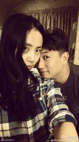 组图：《爸爸2》帅爸美妻比拼 萌娃到底遗传谁