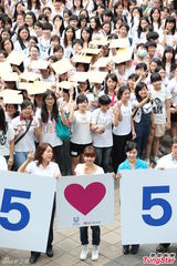 组图：陈妍希担任微笑大使 分享抗压方法