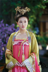 组图：《美人制造》应采儿造型曝光 一笑百媚