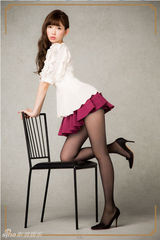 组图：AKB小嶋阳菜代言丝袜露修长美腿性感魅惑