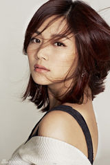 组图：曹曦文最新写真曝光 笑容温暖森女范足