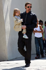 组图：父爱大过天 盘点明星奶爸精彩瞬间