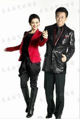 组图：朱军美艳妻子曝光 家庭幸福完美