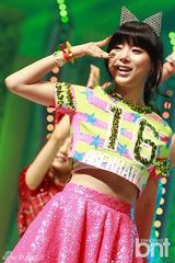 组图：EXO与Apink助阵颁奖礼 f(x)水晶捧奖