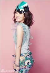 组图：辣妈李湘清凉造型曝光 瘦身成功越忙越美丽