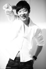 组图：韩立时尚写真 青春阳光帅气十足