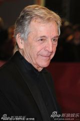 《音乐盒》首映礼 斯塔尔获授“终身成就奖”奖杯