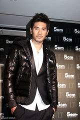 高清图：名模高以翔出席活动 高大帅气笑容阳光