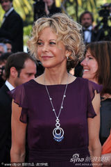 幻灯图：《零点倒计时》首映 梅格-瑞恩优雅熟女风