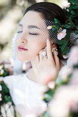 组图：刘小小曝夏日写真 白裙美腿演绎花儿与少女