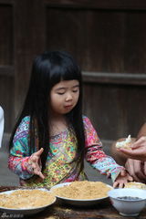 组图：多多贝儿集市风波显情深 复古运动会欢乐