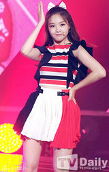 组图：《The Show》女团争奇斗艳献动感舞台