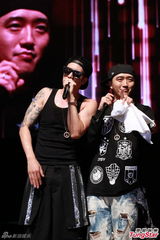 组图：苏志燮热情开秀 香港首演high翻全场