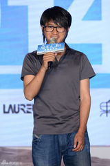组图：韩寒新片724映 郭敬明附体谢小时代粉丝