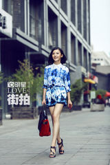 明星爱街拍：杨子姗短发帅出质感诠释多维度美