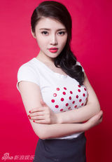 组图：徐冬冬最新写真大片 清纯可爱大眼卖萌