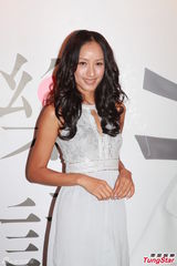 组图：阿Sa(蔡卓妍)望男友努力工作 自己可休息玩乐