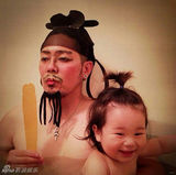 组图：日本父女逗比泡澡照走红 蠢萌犯二又有爱