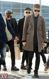 组图：《音乐中心》登泰国 SHINee闪耀2NE1酷帅