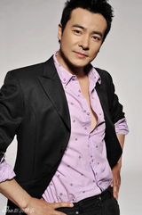 组图：于波时尚大片高贵儒雅彰显型男本色