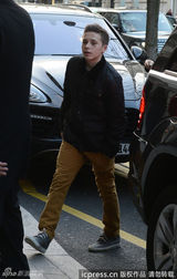 组图：贝克汉姆举家为三公子庆生 克鲁兹顽皮