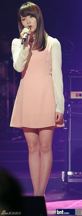 组图：BeBeMignon成员Hae Geum录节目秀动人歌喉