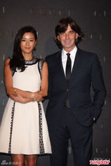 组图：全智贤靓丽出席代言活动 展现天使般微笑