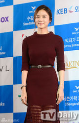 组图：韩星高娜恩任宣传大使 长裙显优雅