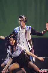 组图：白安严爵MP魔幻力量红馆开唱