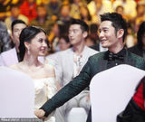 组图：华谊二十周年庆生黄晓明Baby甜蜜耳语