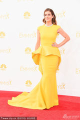 组图：《坏法官》女主凯特-沃什黄裙艳丽亮相