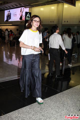 组图：众星峇里岛婚宴归来 曾志伟证实宾客自费