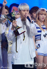 组图：众星劲歌热舞齐斗艳 BEAST夺冠超淡定