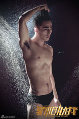 组图：《骄阳似我》开播 田亮伊一身材好活力佳