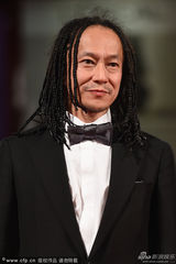 组图：《平原野火》首映 作曲家石川忠表情醉人