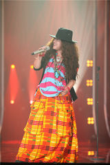 组图：尚雯婕霸气翻唱水果姐 黑豹主唱引尖叫