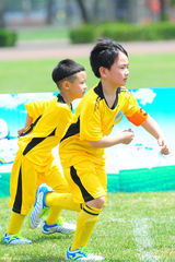 组图：足球梦萌娃乱入世界杯 神预测巴西赢两球