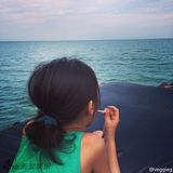 组图：天后海边练瑜伽？王菲晒和李嫣海边美照