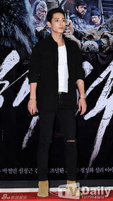 组图：《海盗》众星观影 SM艺人组团捧场