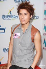 组图：吴克群来港宣传新专辑没见绯闻女友钟欣桐