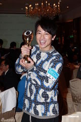 组图：张晋出席庆功活动 透露刚知蔡少芬有身孕