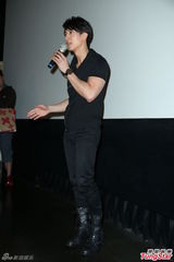 组图：吴尊粉丝包场《杨家将》现场互动融洽