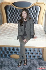 组图：汪明荃代言家居品牌不知丈夫肖像被恶搞