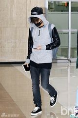 组图：韩团2PM与MBLAQ等结束日本演出返韩