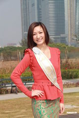 组图：候选中华小姐背景雄厚 徐少强之女曾志伟护航