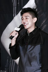 高清组图：申世京刘亚仁等出席《时尚王》记者会