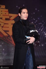 组图：萧敬腾再遭恐吓 出席活动特携萌宠作陪