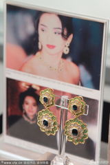 组图：梅艳芳生前珍藏珠宝首饰曝光