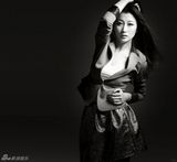 组图：方然黑白写真大片曝光 时尚摩登尽显英伦风