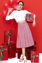 组图：张蓝心圣诞大片红裙喜庆